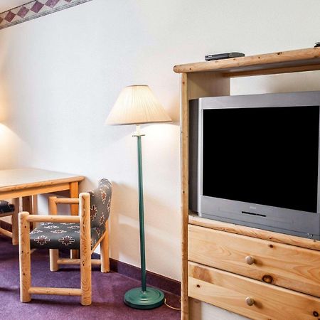 Rodeway Inn & Suites Спокейн Екстериор снимка