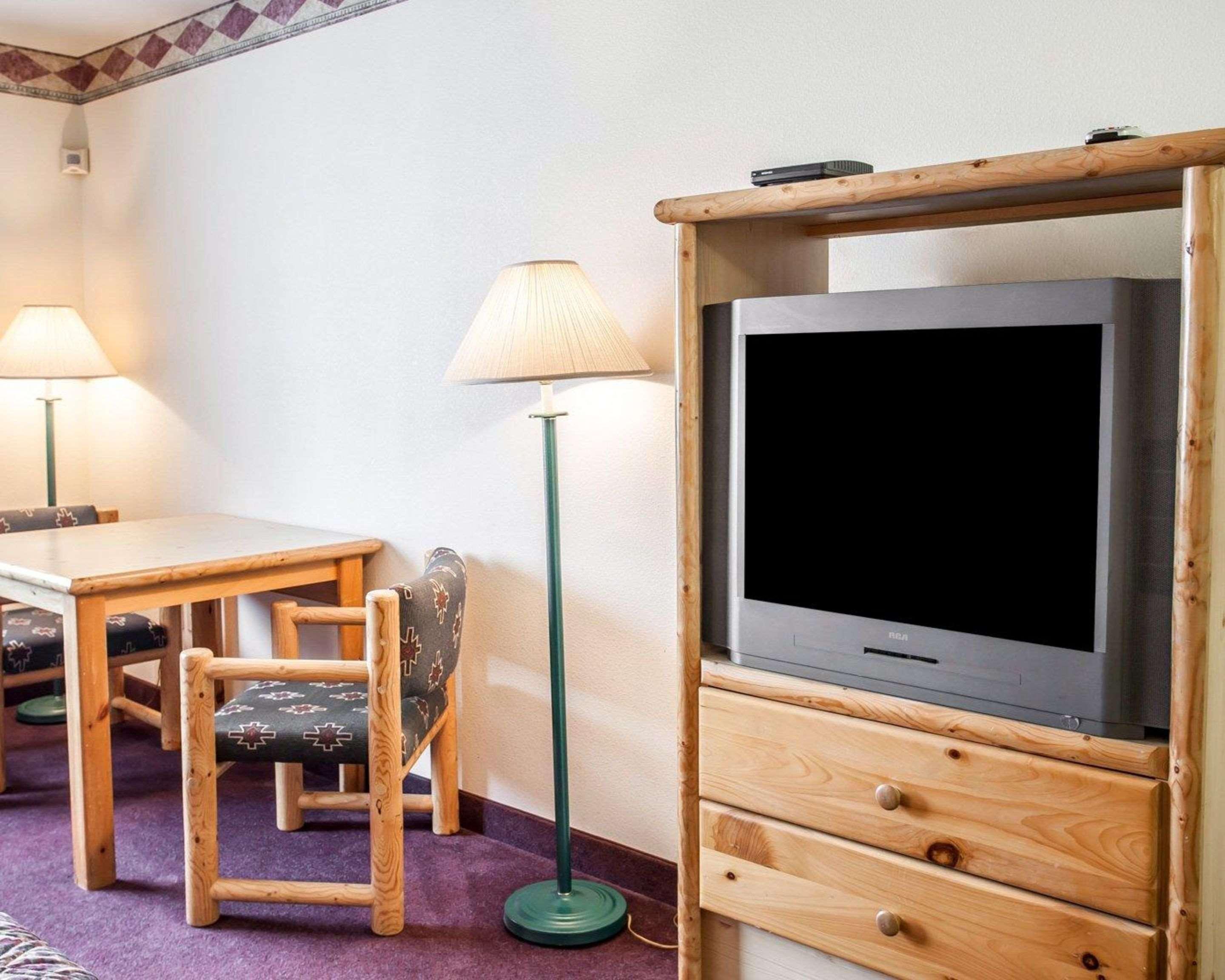 Rodeway Inn & Suites Спокейн Екстериор снимка