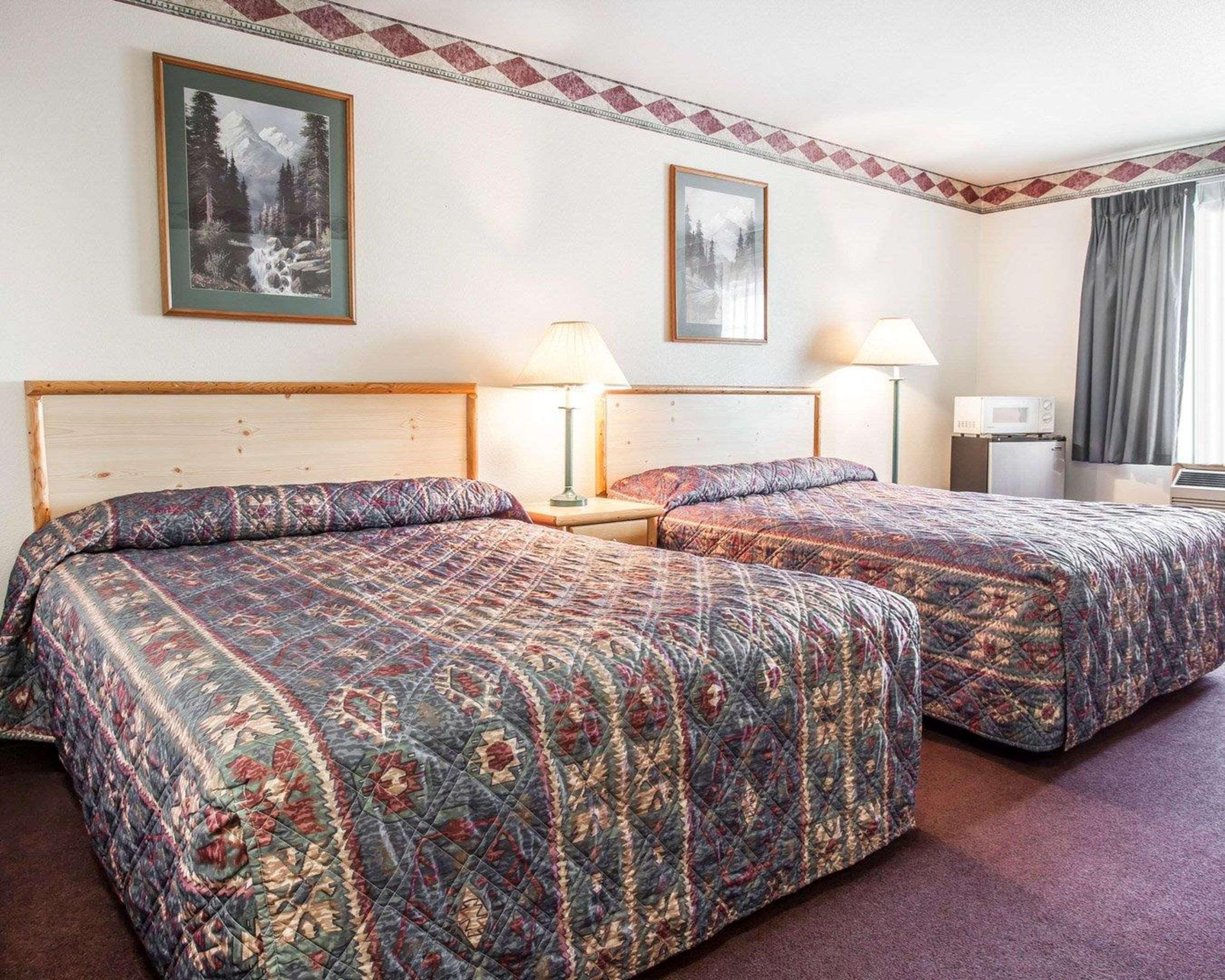 Rodeway Inn & Suites Спокейн Екстериор снимка