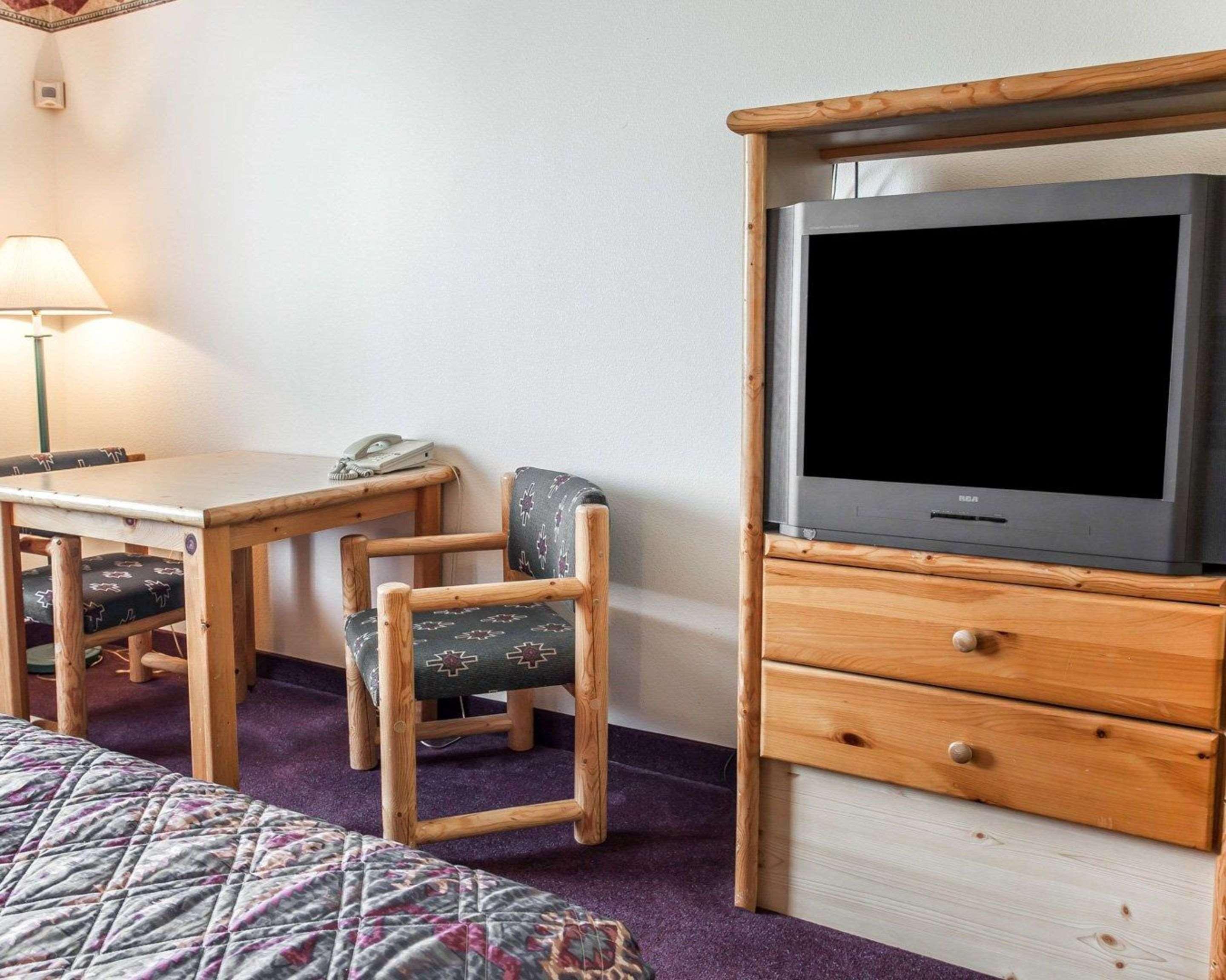 Rodeway Inn & Suites Спокейн Екстериор снимка