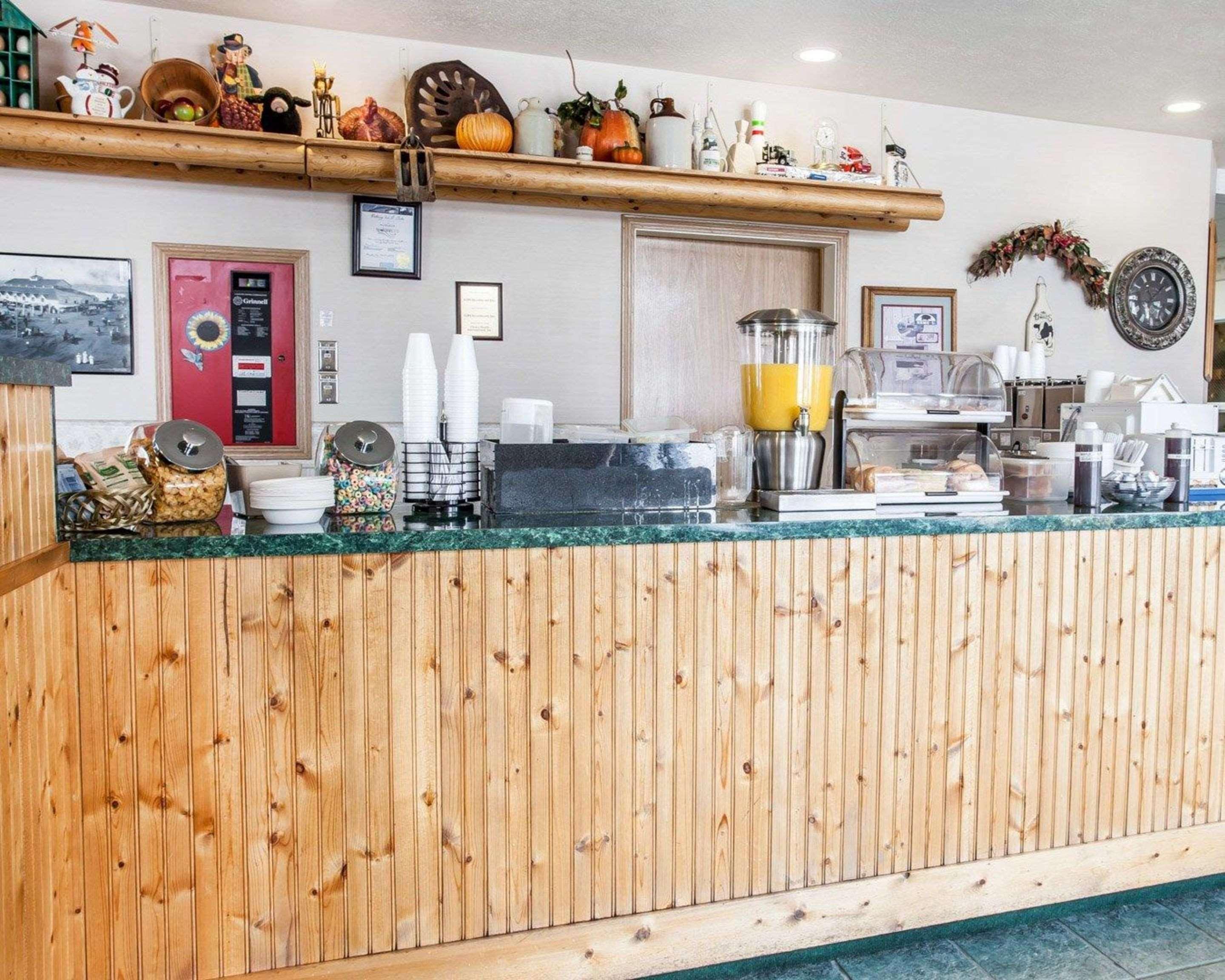 Rodeway Inn & Suites Спокейн Екстериор снимка