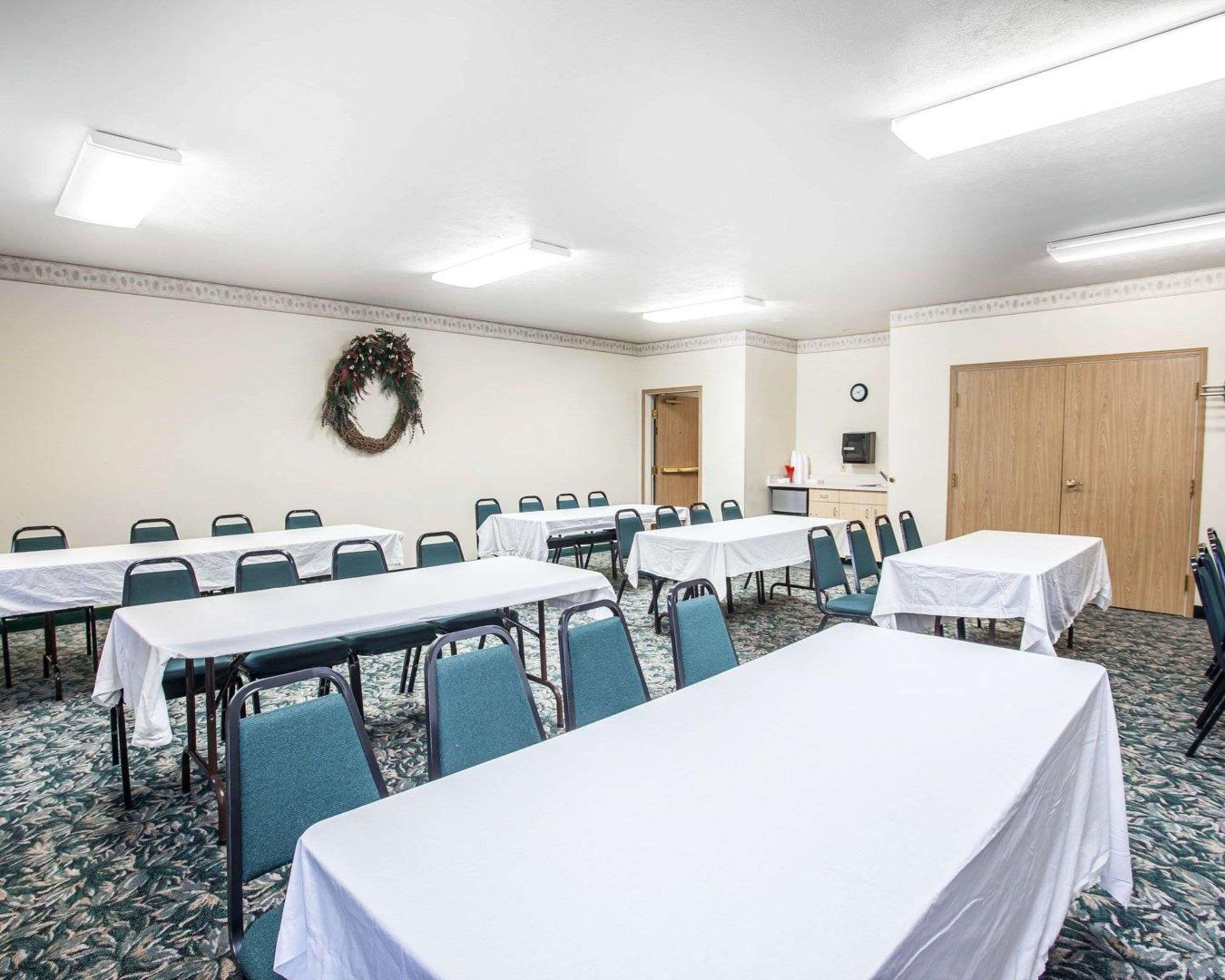 Rodeway Inn & Suites Спокейн Екстериор снимка