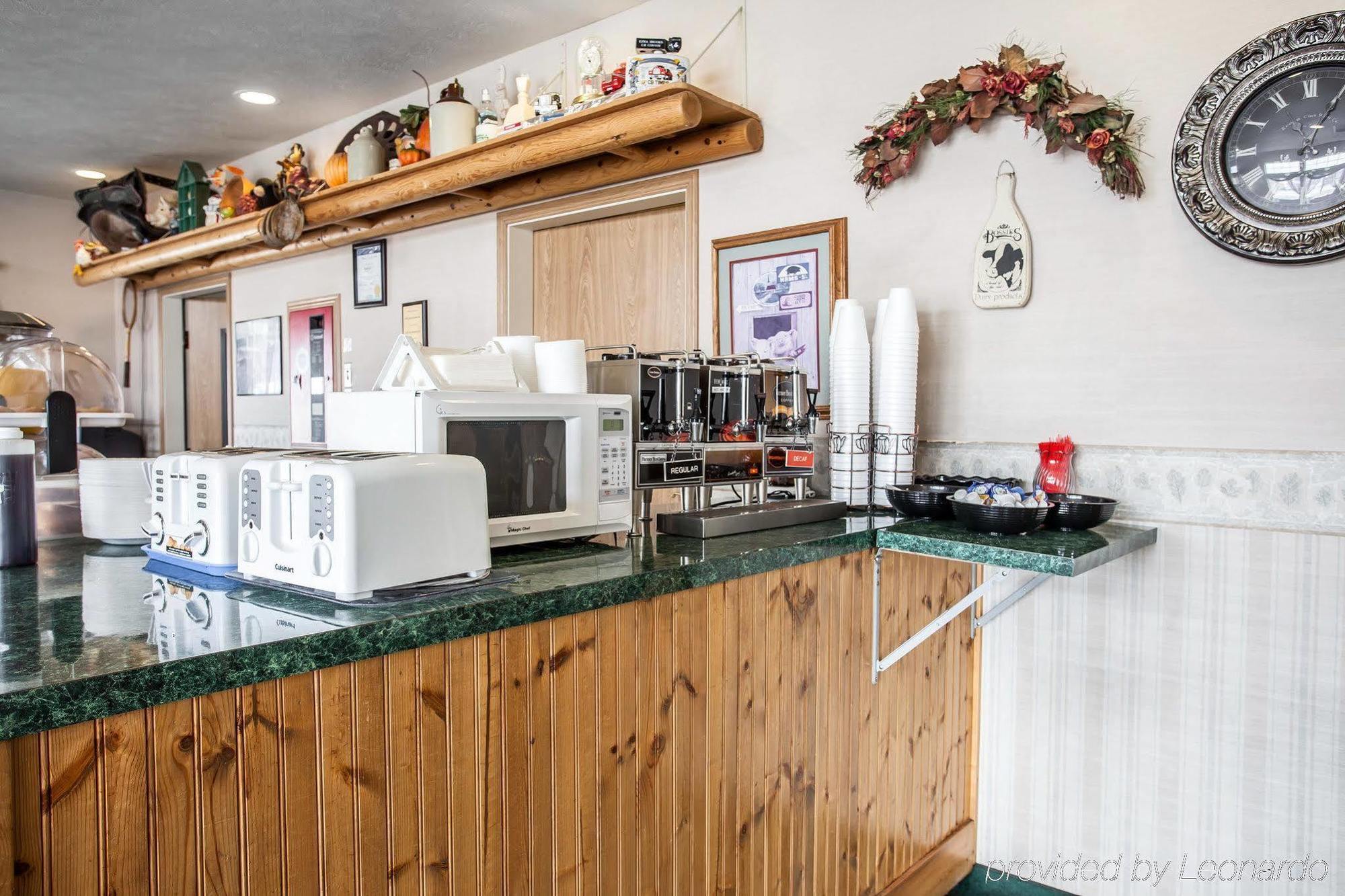 Rodeway Inn & Suites Спокейн Екстериор снимка