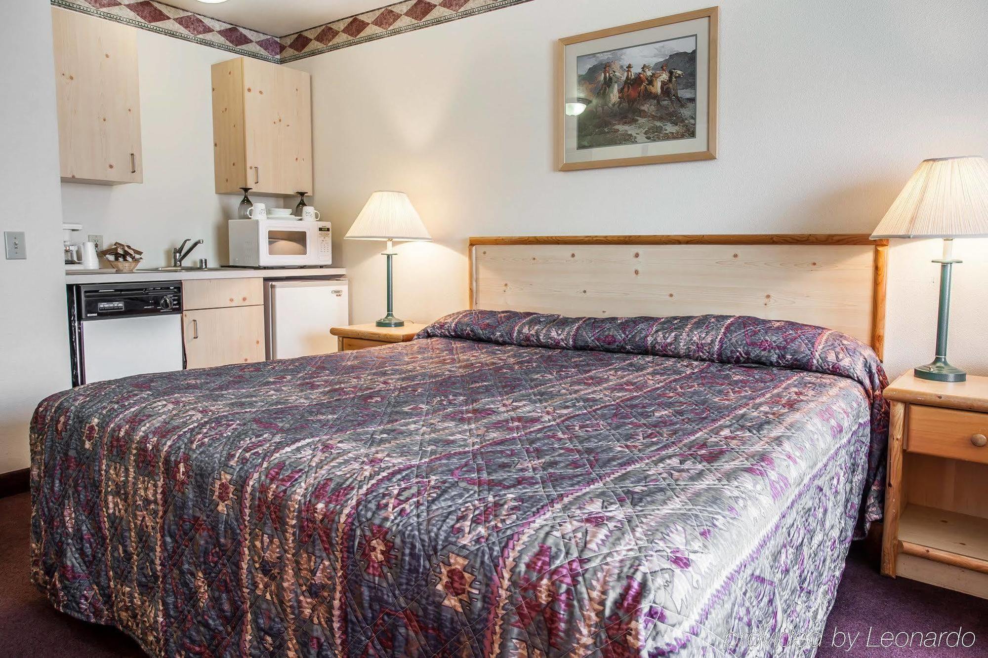 Rodeway Inn & Suites Спокейн Екстериор снимка