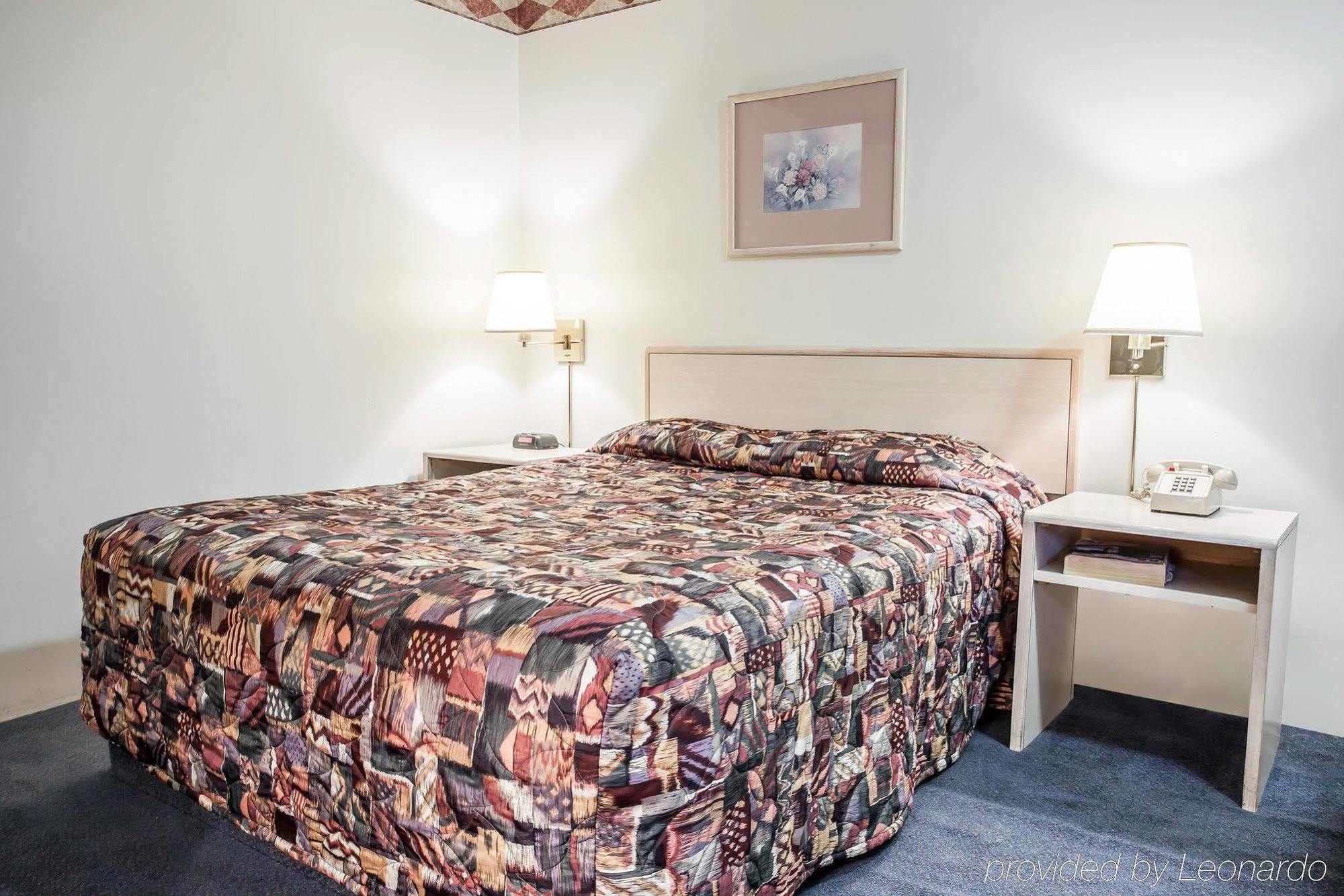 Rodeway Inn & Suites Спокейн Екстериор снимка
